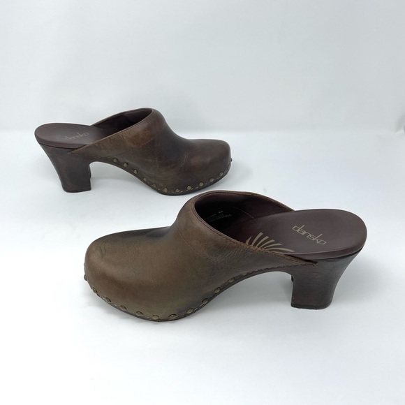 Dansko Rae Leather Studded Heeled Slip On Mule Clogs Brown Womens 41 or US 10.5 - Picture 2 of 7